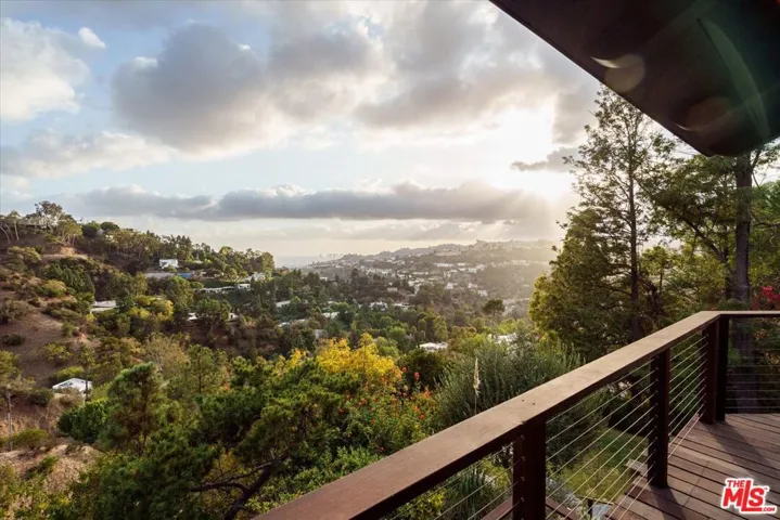 7420 Cervantes Place, Los Angeles, California 90046