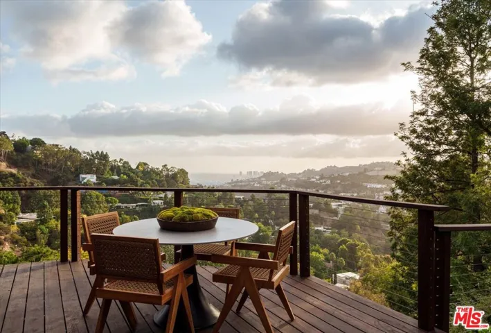 7420 Cervantes Place, Los Angeles, California 90046