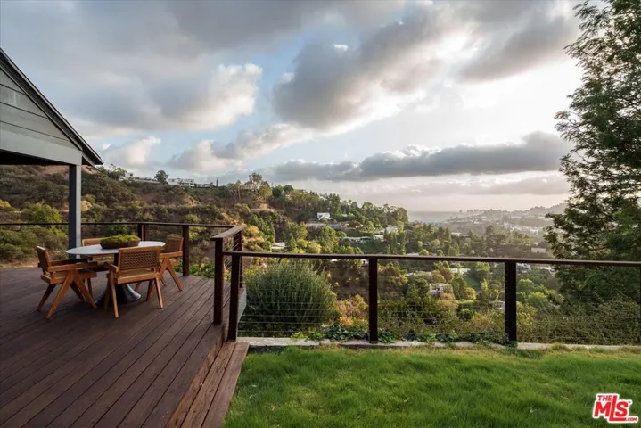 7420 Cervantes Place, Los Angeles, California 90046