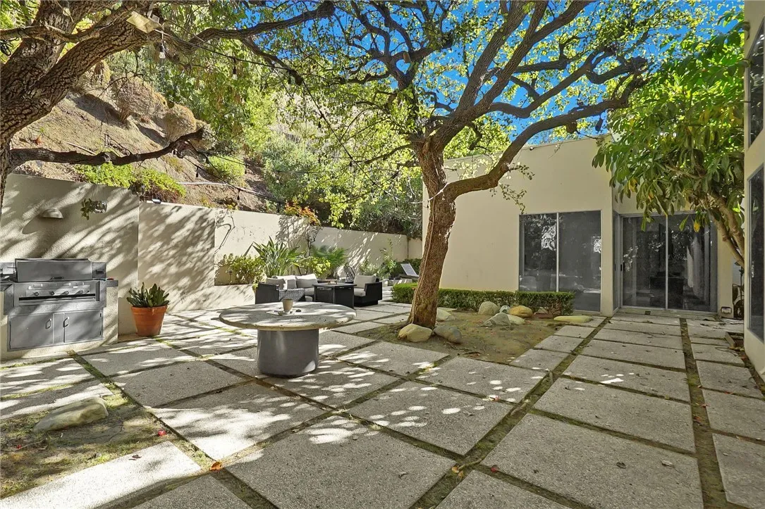 3016 Dona Susana Drive, Studio City, California 91604 home-pic-21