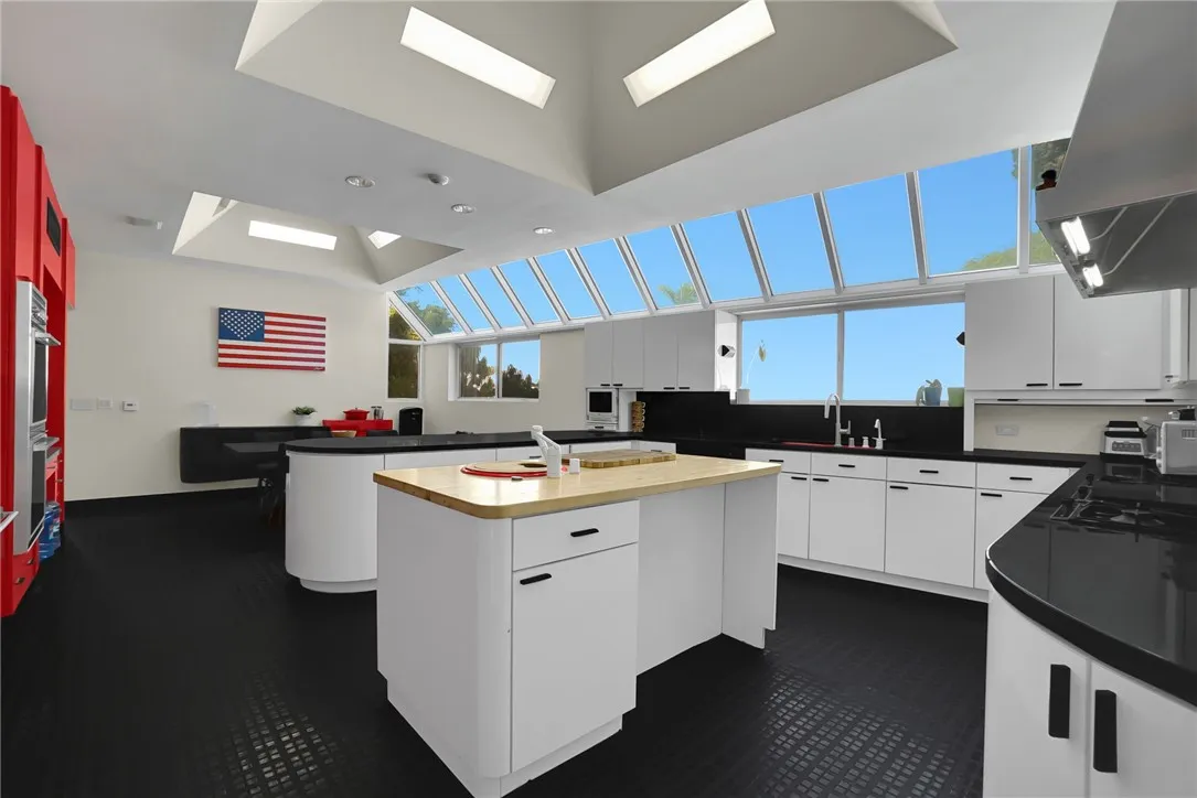 3016 Dona Susana Drive, Studio City, California 91604 home-pic-7