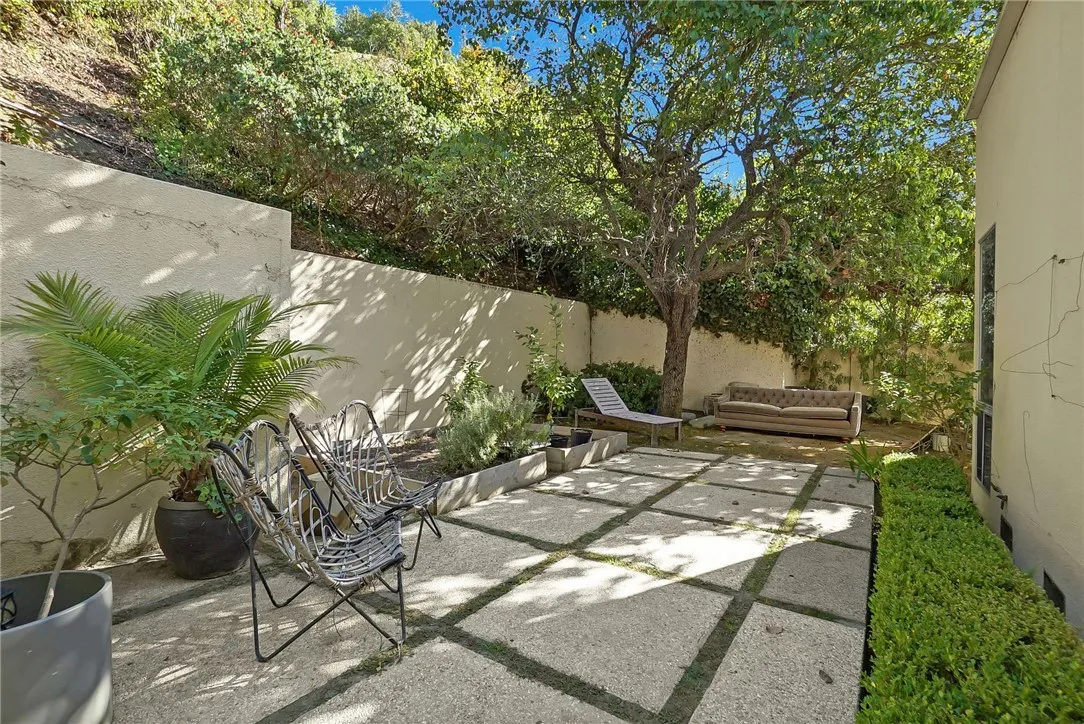 3016 Dona Susana Drive, Studio City, California 91604 home-pic-22