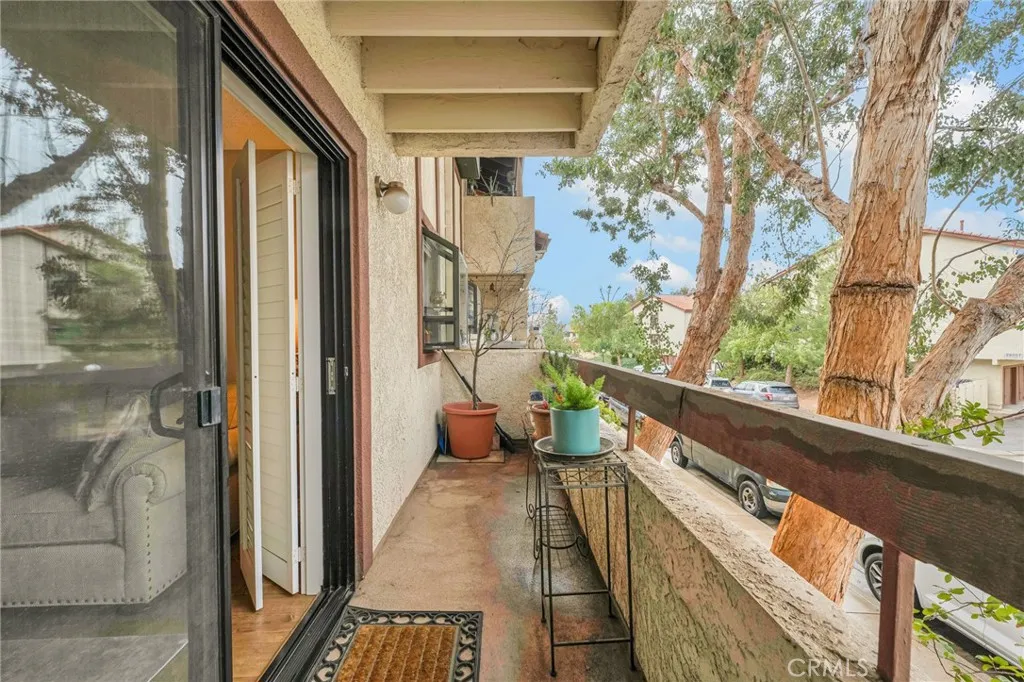 28010 Tiffany Lane 309, Canyon Country, California 91387 home-pic-14