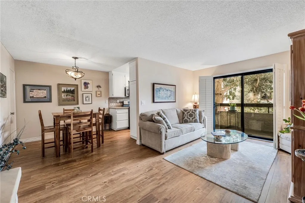 28010 Tiffany Lane 309, Canyon Country, California 91387 home-pic-0