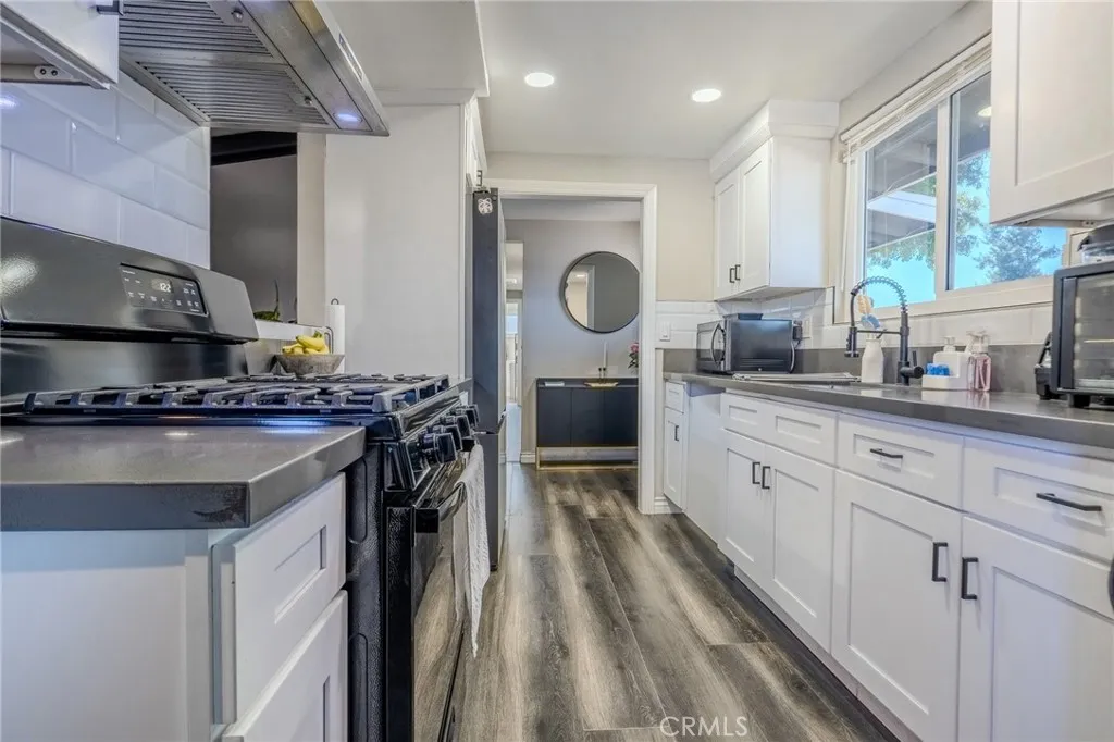 827 S Riverside, Rialto, California 92376 home-pic-12