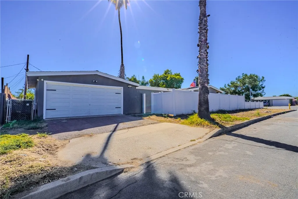 827 S Riverside, Rialto, California 92376 home-pic-54