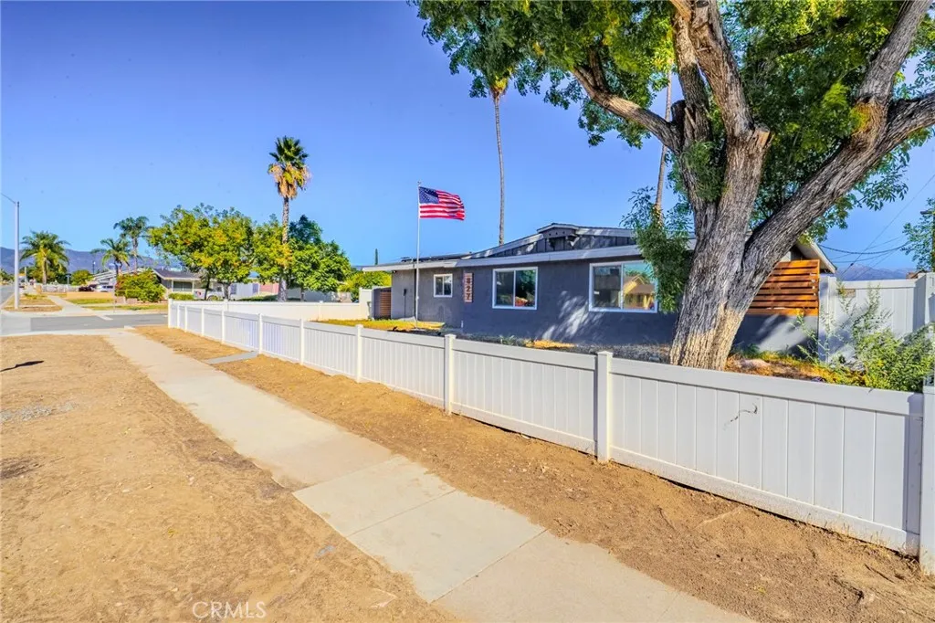 827 S Riverside, Rialto, California 92376 home-pic-47