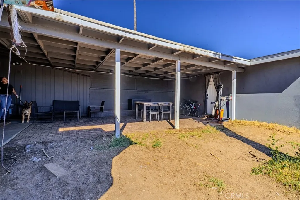 827 S Riverside, Rialto, California 92376 home-pic-25