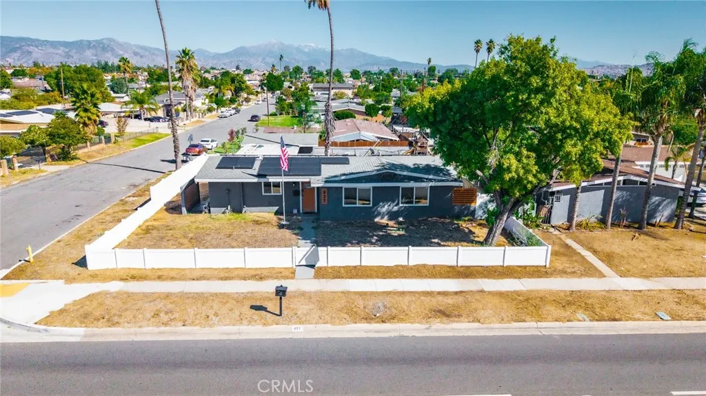 827 S Riverside, Rialto, California 92376 home-pic-1