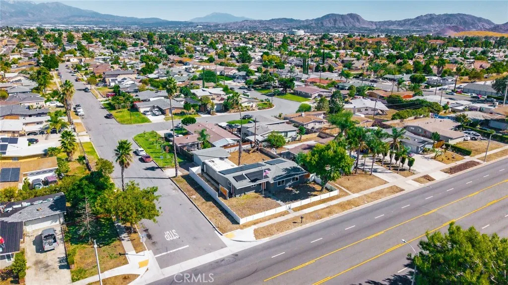 827 S Riverside, Rialto, California 92376 home-pic-40