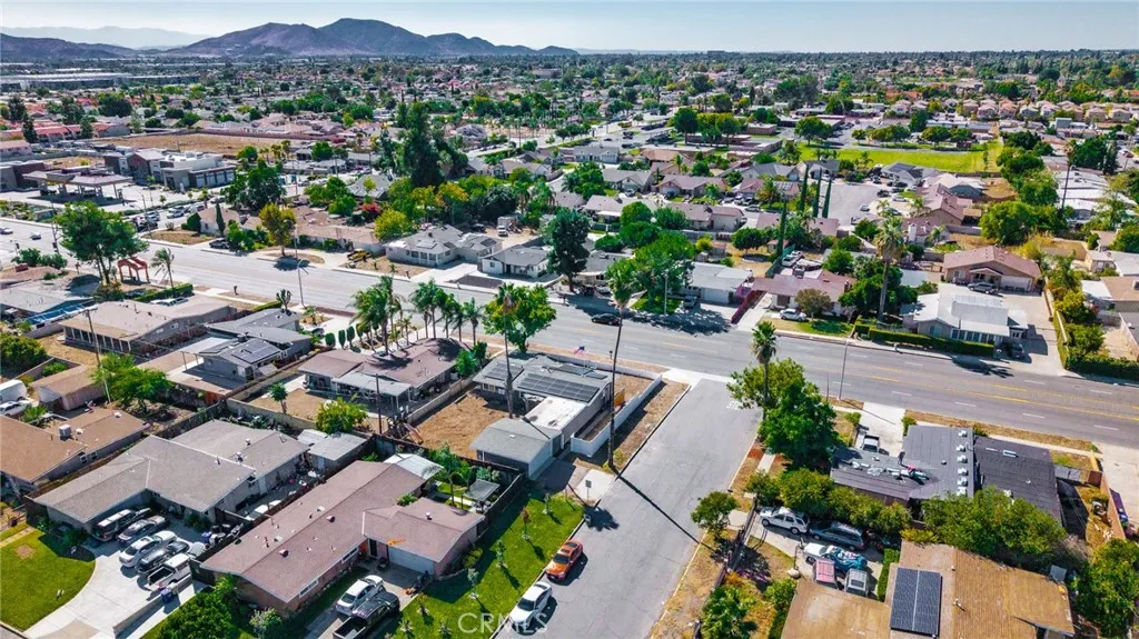 827 S Riverside, Rialto, California 92376 home-pic-38