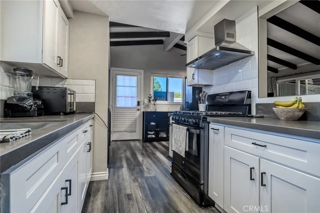 827 S Riverside, Rialto, California 92376 home-pic-11