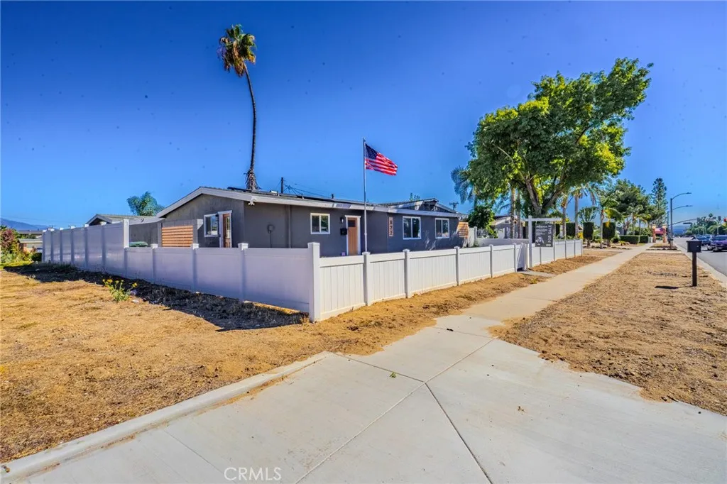 827 S Riverside, Rialto, California 92376 home-pic-48