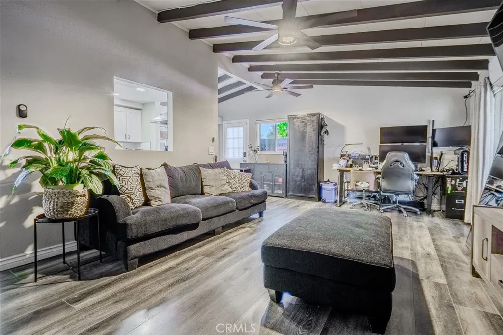 827 S Riverside, Rialto, California 92376 home-pic-6