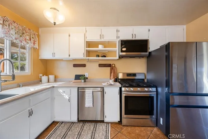 Gas Range, Dishwasher and Microwave