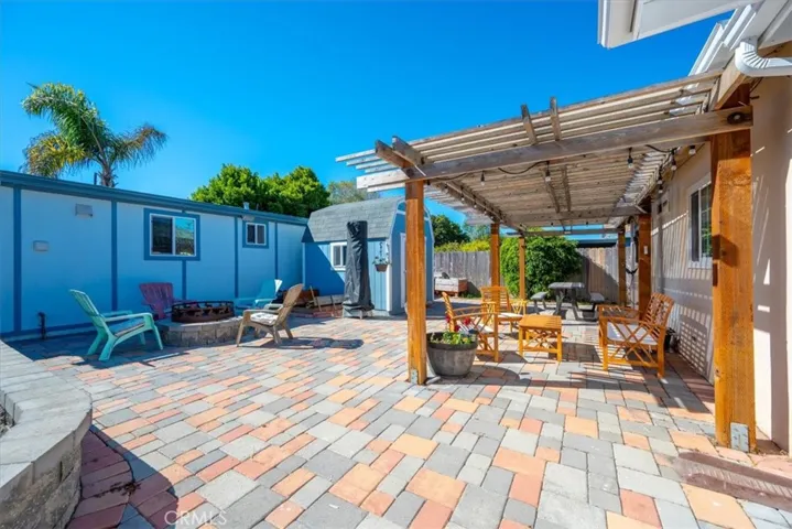 Lots of Space for Outdoor Entertaining