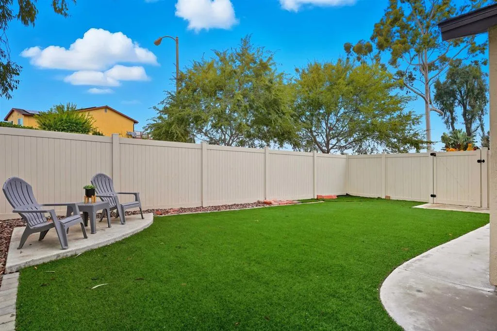 2304 Meadowridge Pl, Spring Valley, California 91977 home-pic-25