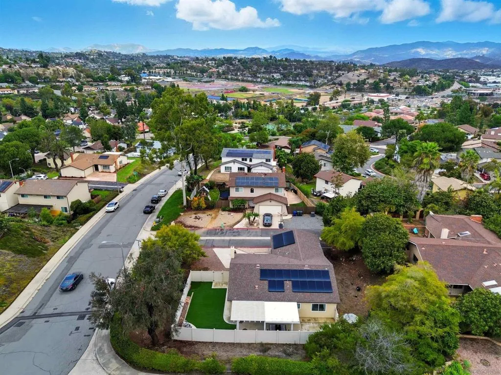 2304 Meadowridge Pl, Spring Valley, California 91977 home-pic-30