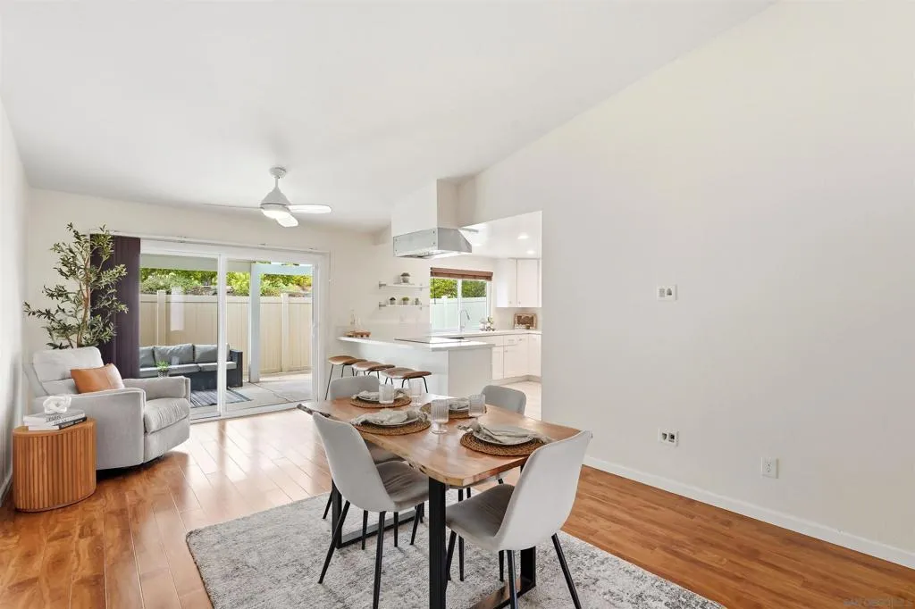 2304 Meadowridge Pl, Spring Valley, California 91977 home-pic-11
