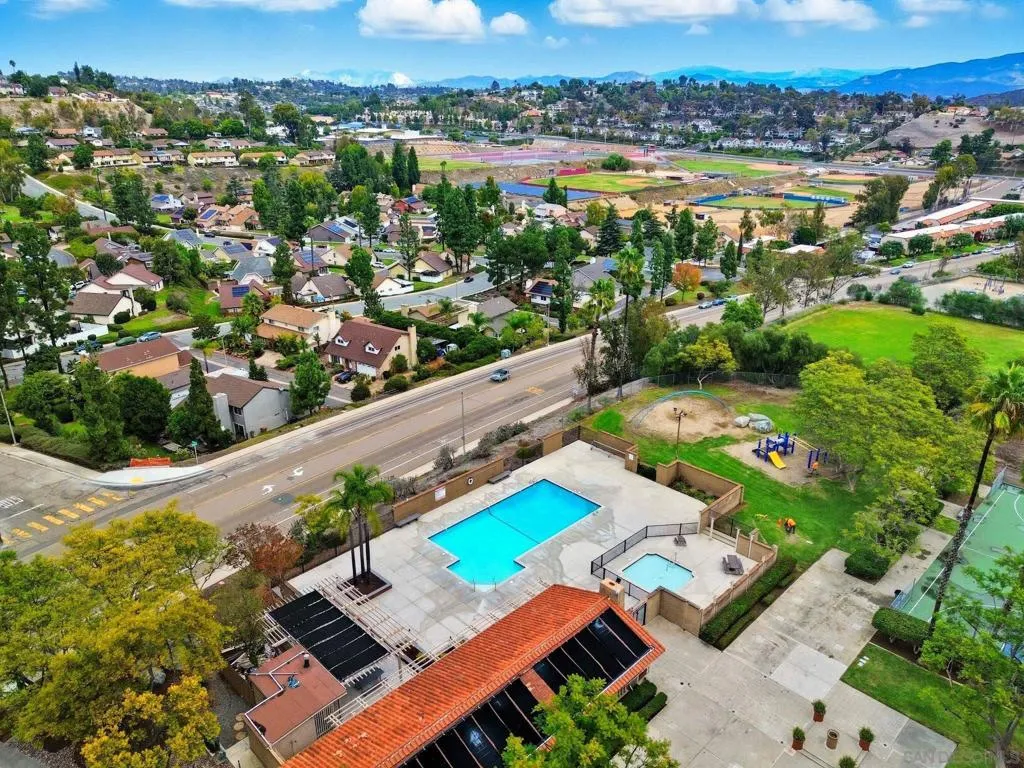 2304 Meadowridge Pl, Spring Valley, California 91977 home-pic-35