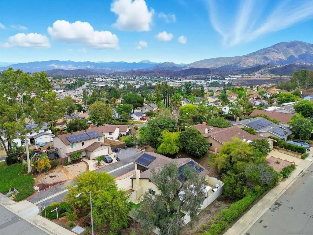 2304 Meadowridge Pl, Spring Valley, California 91977 home-pic-32