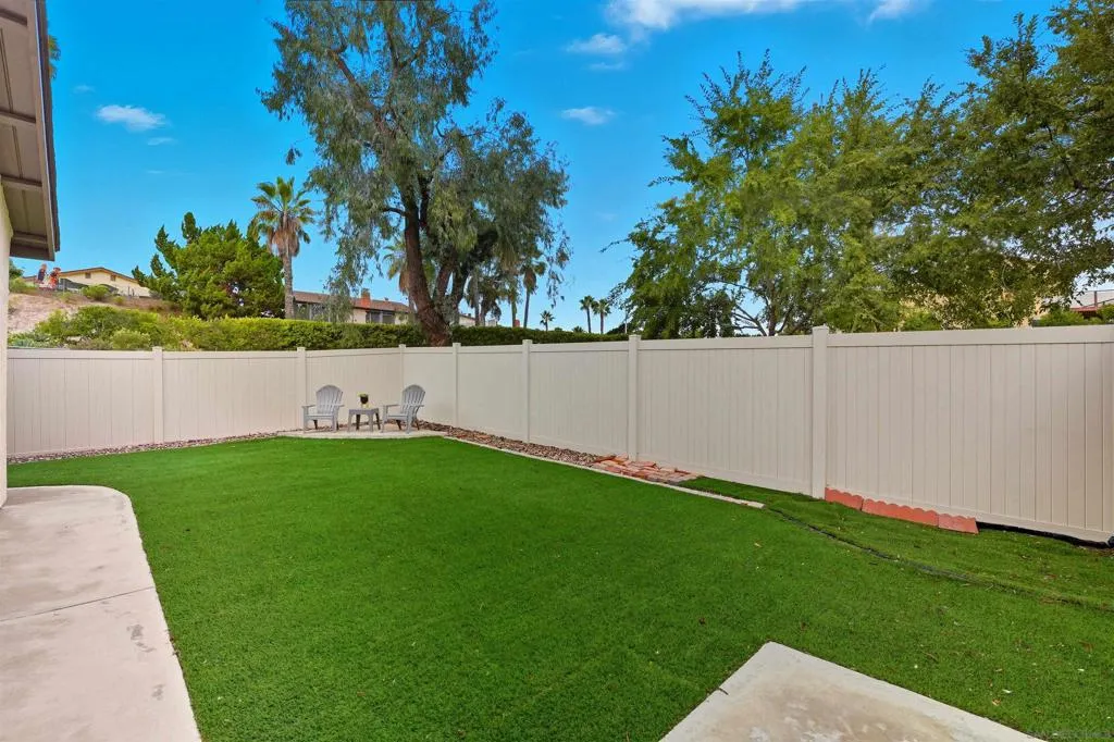 2304 Meadowridge Pl, Spring Valley, California 91977 home-pic-26