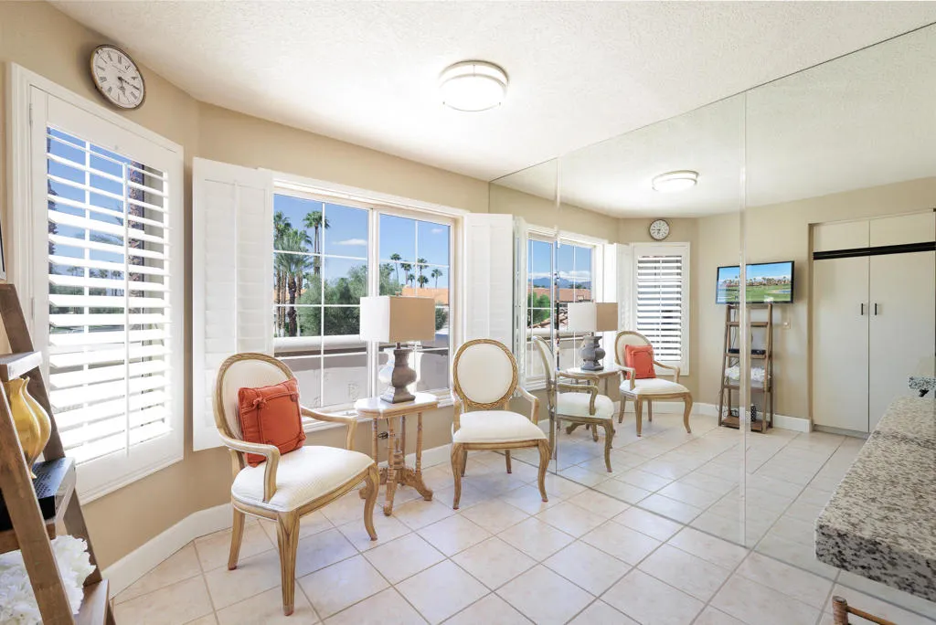 272 Vista Royale Circle E, Palm Desert, California 92211 home-pic-6