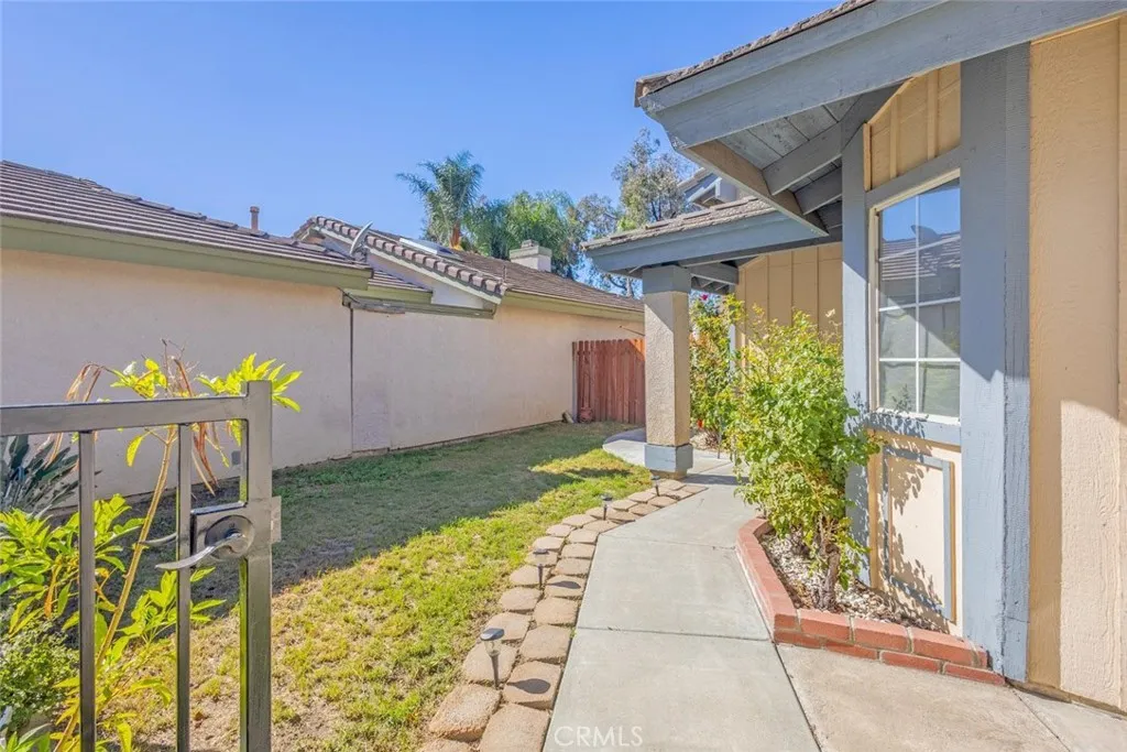 31670 Corte Encinas, Temecula, California 92592 home-pic-3
