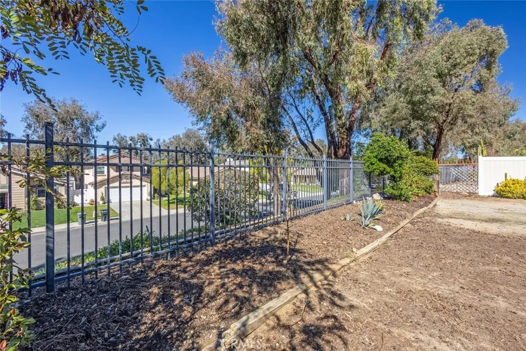 31670 Corte Encinas, Temecula, California 92592 home-pic-24