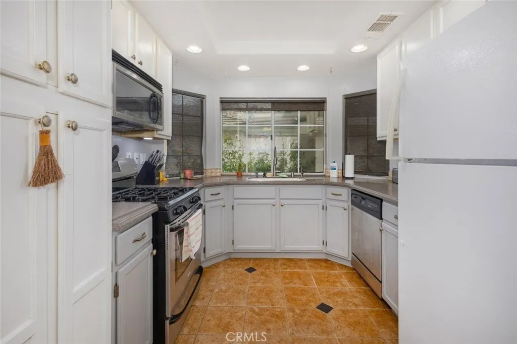 31670 Corte Encinas, Temecula, California 92592 home-pic-8