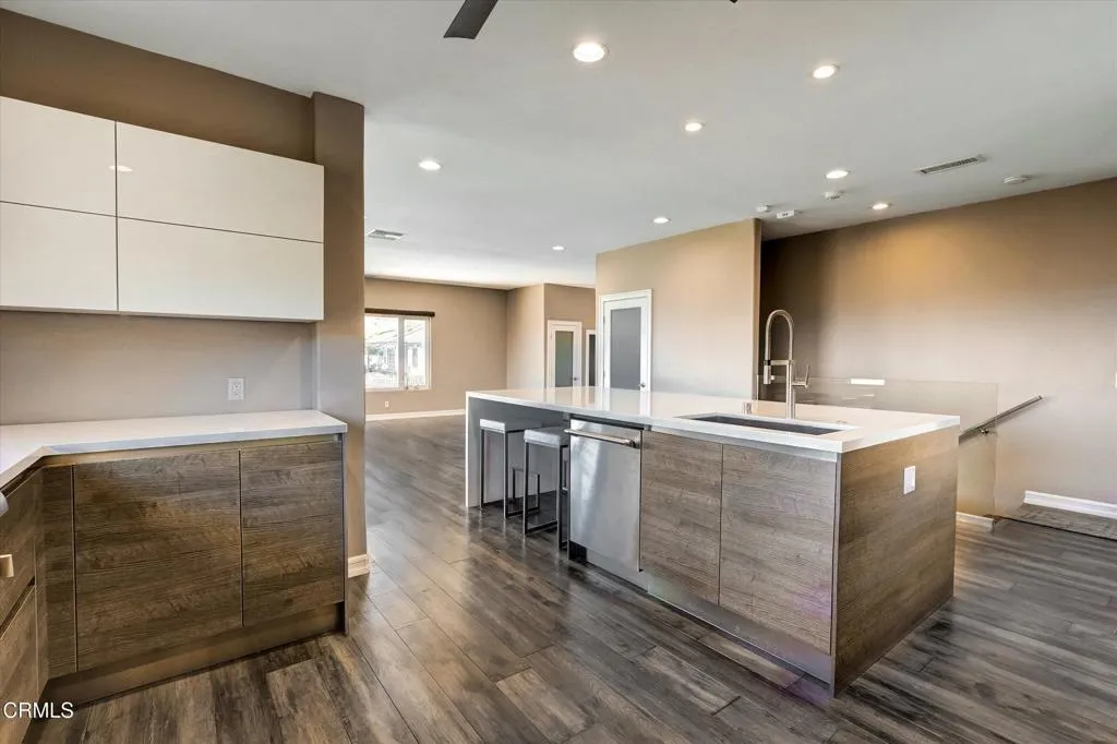561 S Ventu Park Road, Thousand Oaks, California 91320 home-pic-15