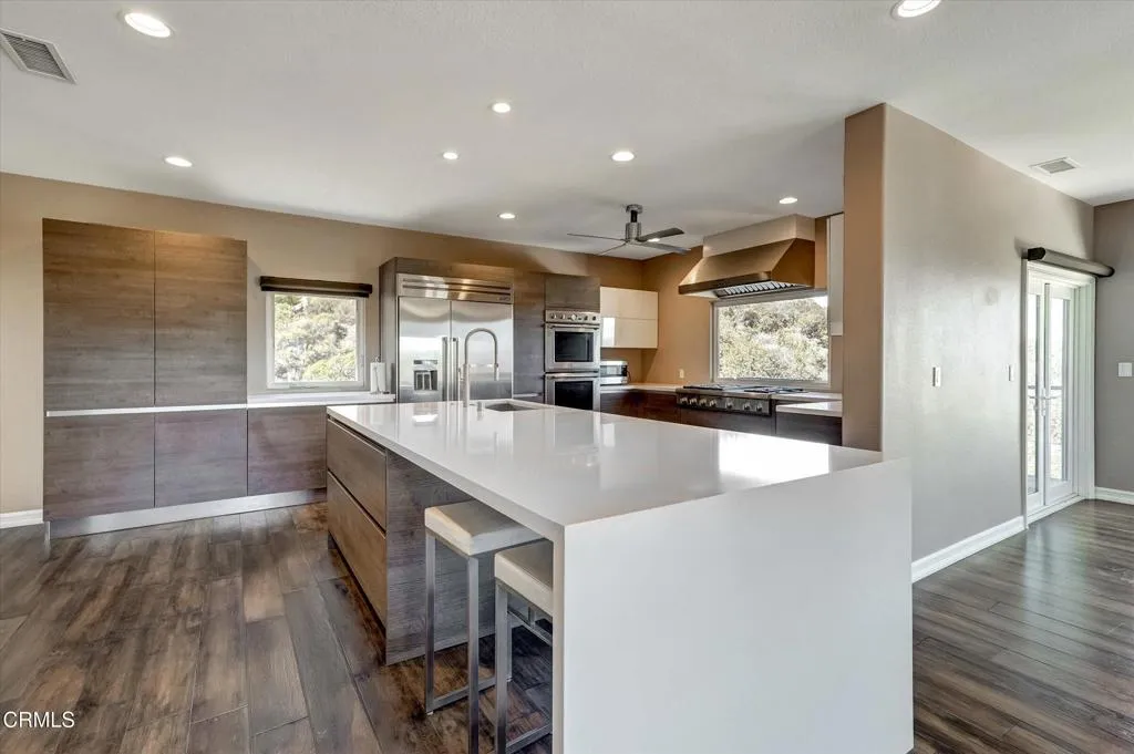 561 S Ventu Park Road, Thousand Oaks, California 91320 home-pic-10