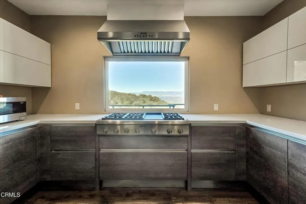 561 S Ventu Park Road, Thousand Oaks, California 91320 home-pic-14