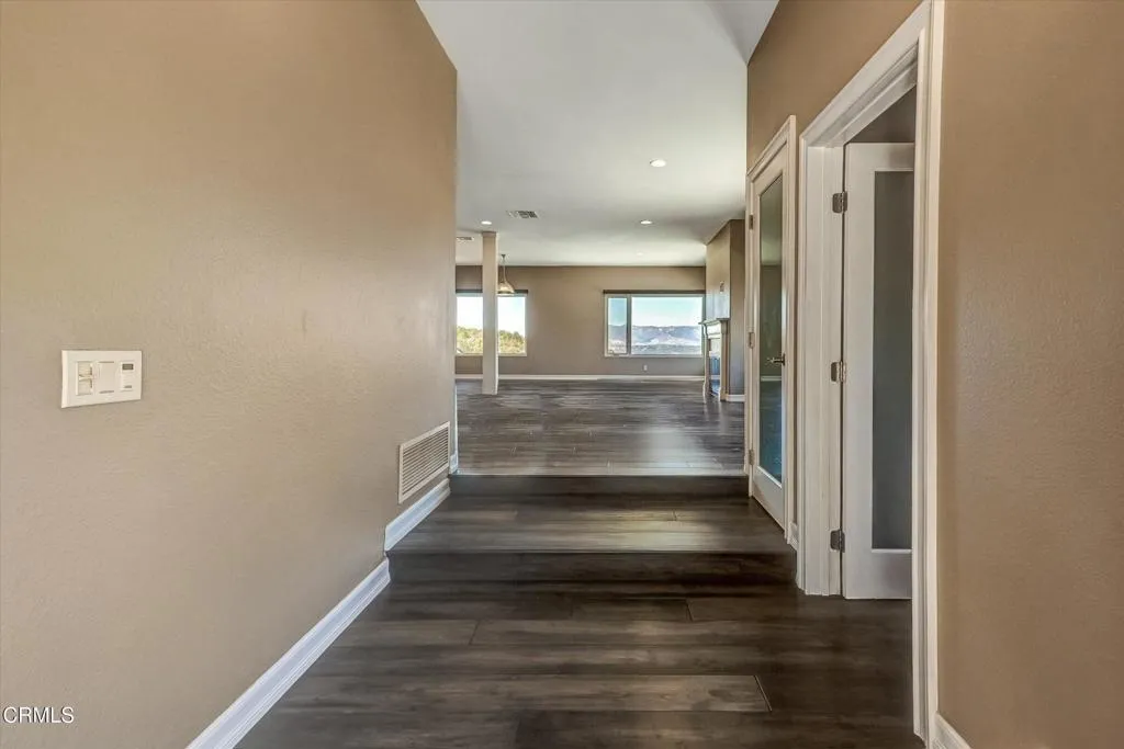 561 S Ventu Park Road, Thousand Oaks, California 91320 home-pic-4