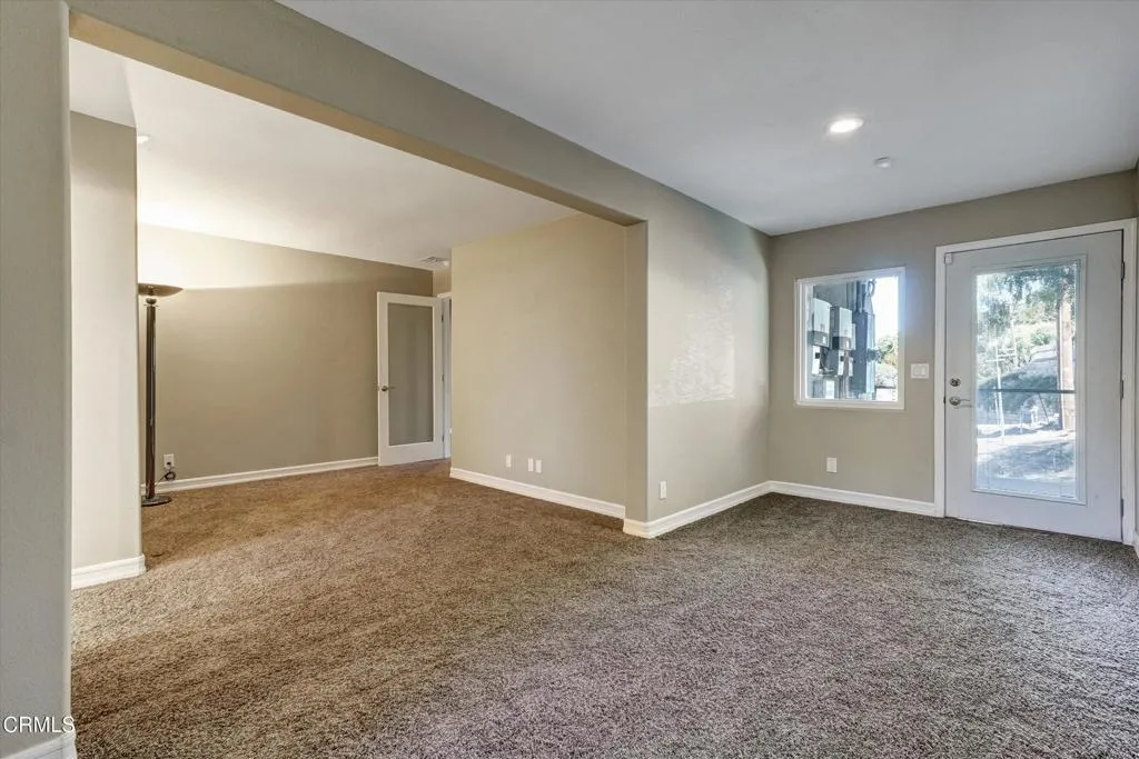 561 S Ventu Park Road, Thousand Oaks, California 91320 home-pic-37