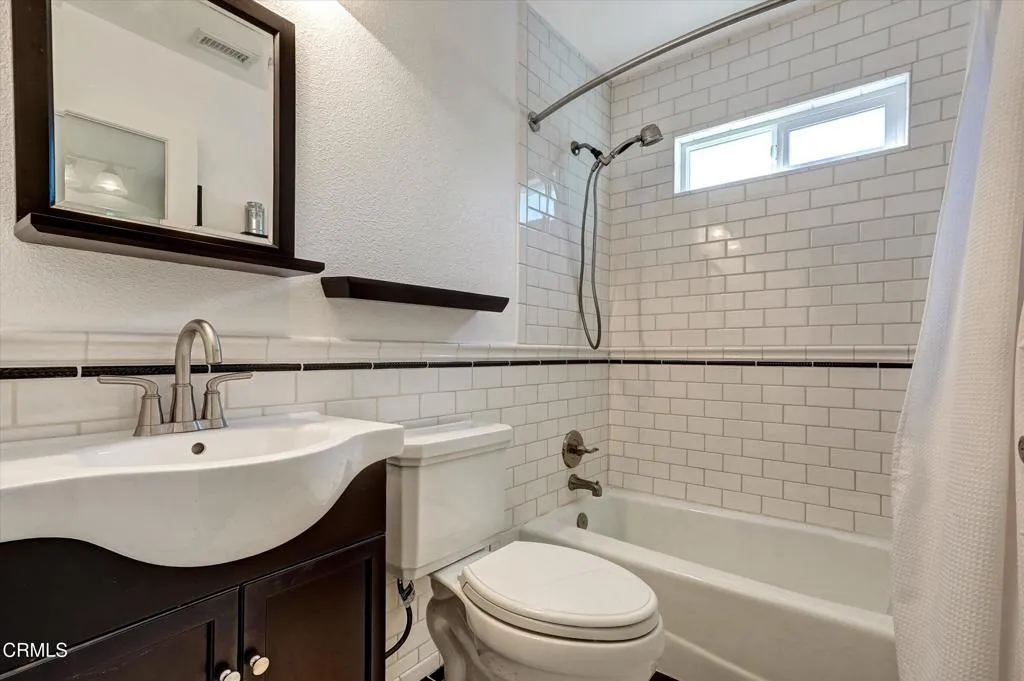 561 S Ventu Park Road, Thousand Oaks, California 91320 home-pic-44