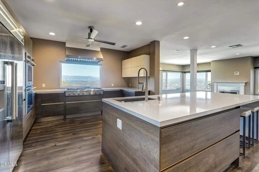 561 S Ventu Park Road, Thousand Oaks, California 91320 home-pic-11
