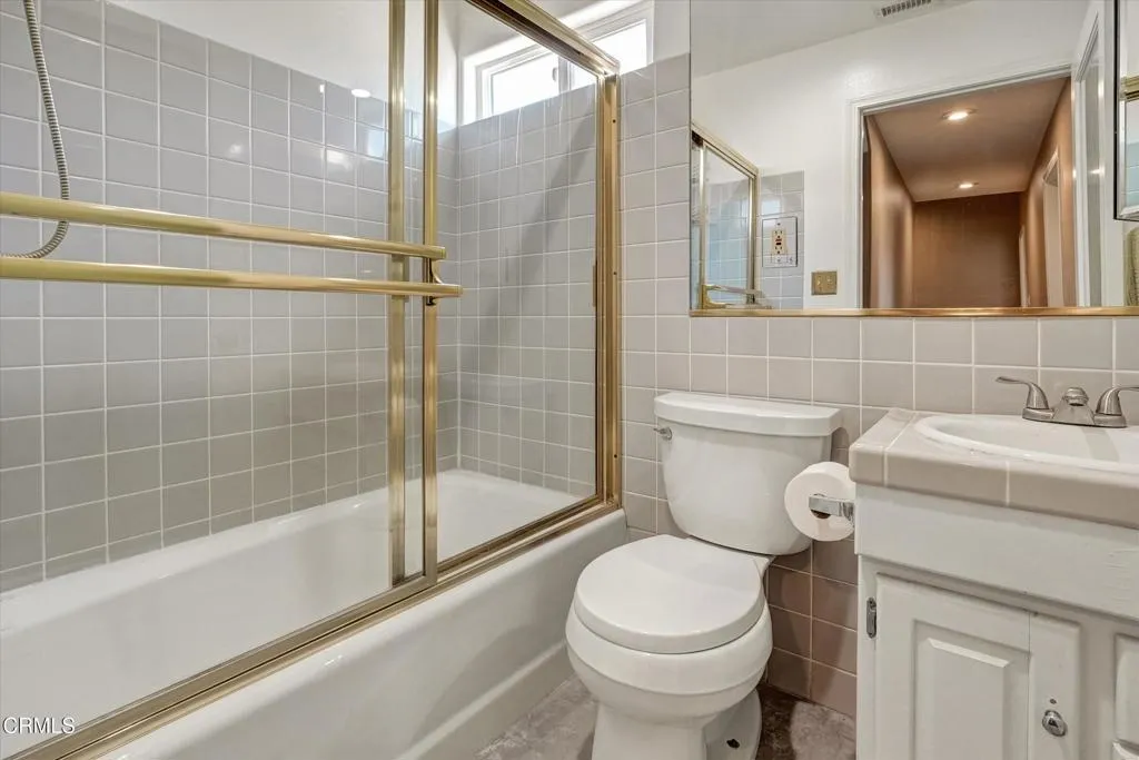 561 S Ventu Park Road, Thousand Oaks, California 91320 home-pic-32
