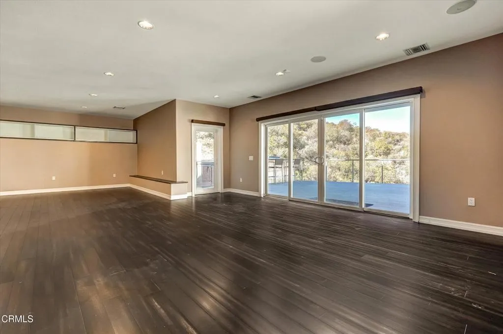 561 S Ventu Park Road, Thousand Oaks, California 91320 home-pic-42