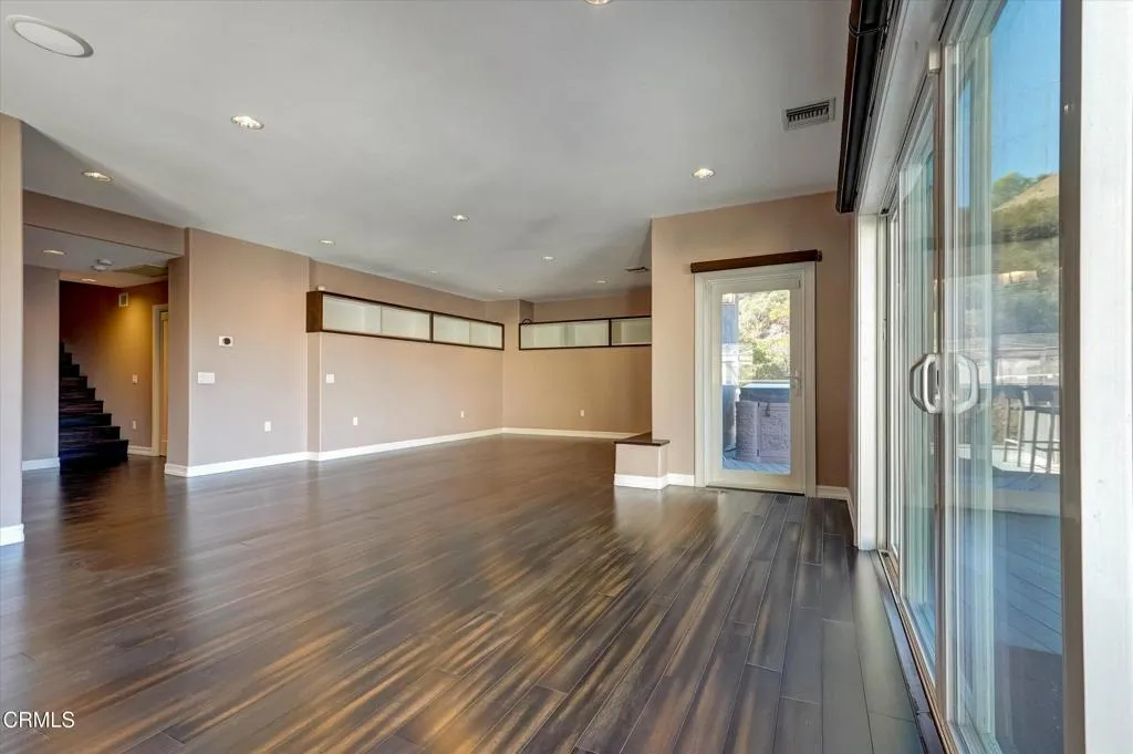 561 S Ventu Park Road, Thousand Oaks, California 91320 home-pic-43