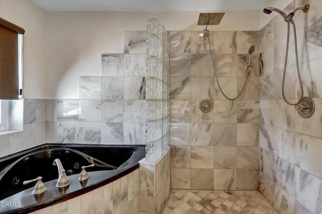 561 S Ventu Park Road, Thousand Oaks, California 91320 home-pic-26