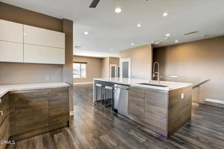 15-561 S Ventu Park Road-18