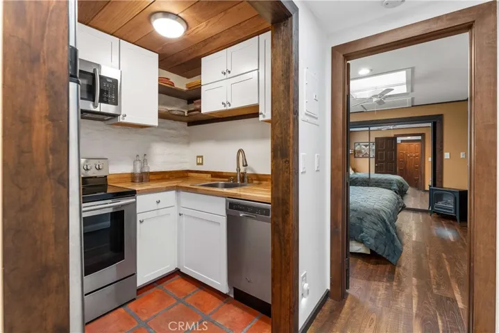 Guest suite kitchen.