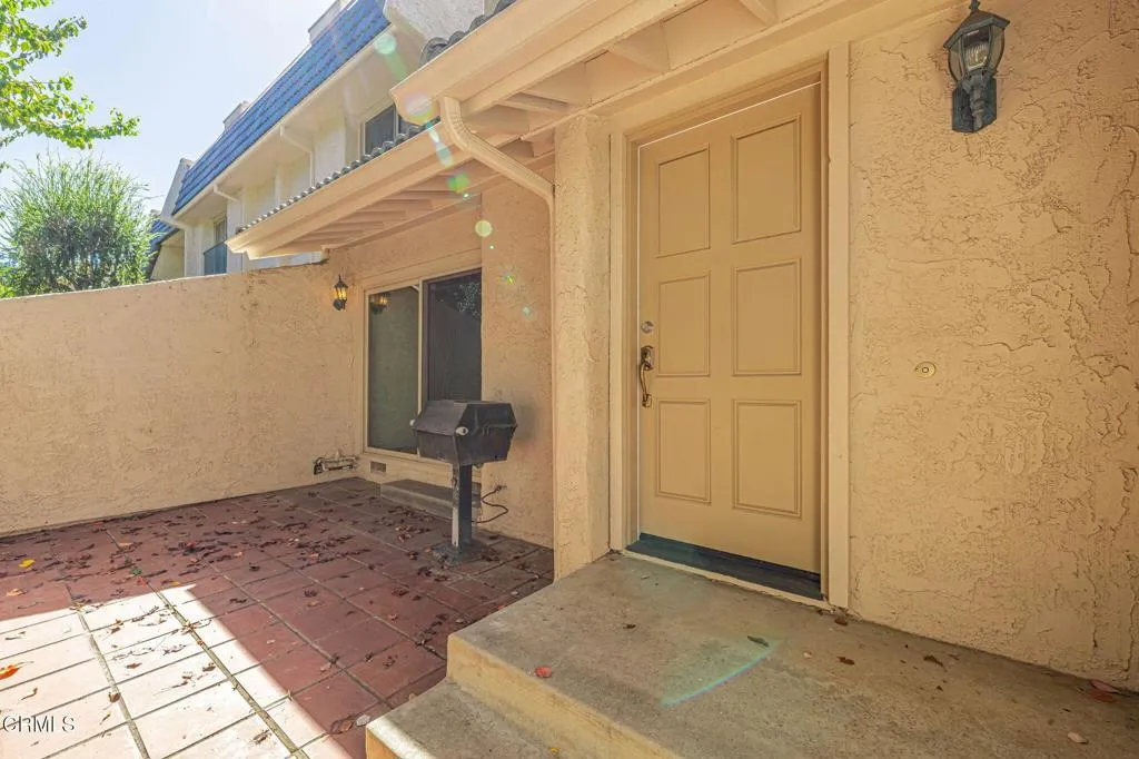 22239 1/4 Erwin Street, Woodland Hills, California 91367 home-pic-8