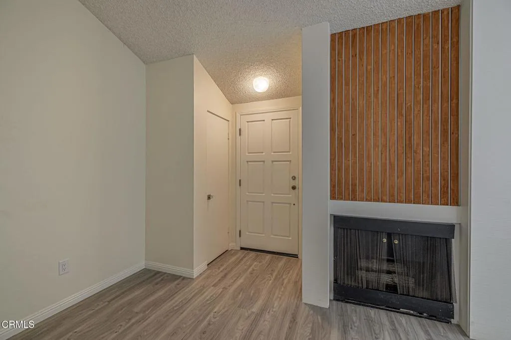 22239 1/4 Erwin Street, Woodland Hills, California 91367 home-pic-11
