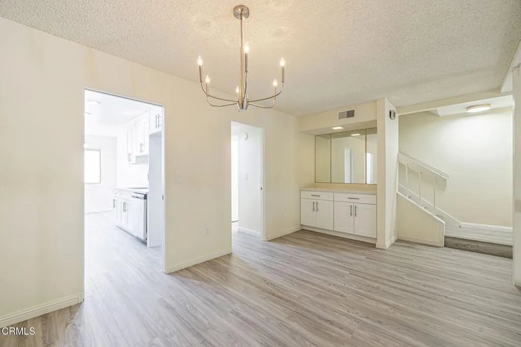 22239 1/4 Erwin Street, Woodland Hills, California 91367 home-pic-19