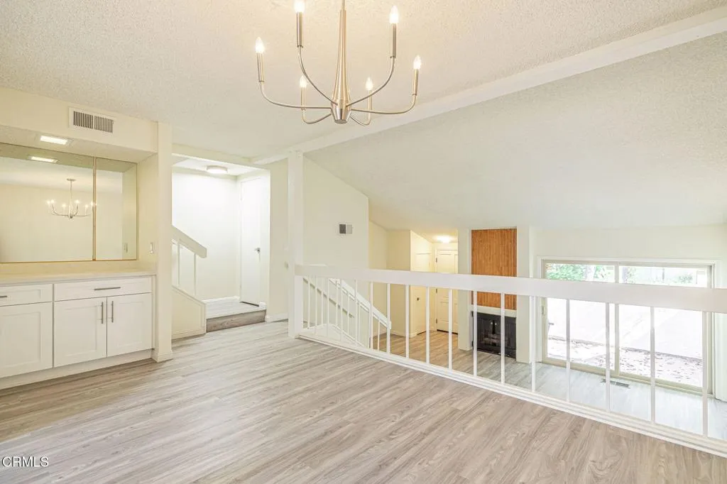22239 1/4 Erwin Street, Woodland Hills, California 91367 home-pic-17