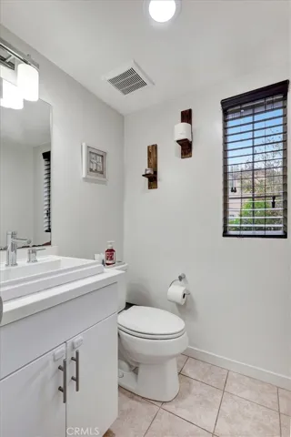 12 Savannah, Lake Forest, California 92630