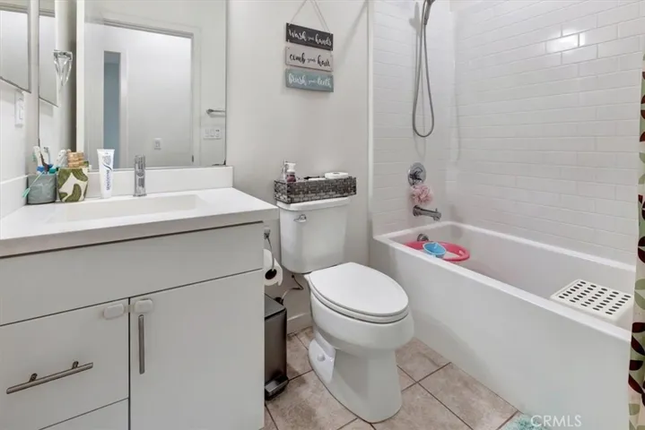 12 Savannah, Lake Forest, California 92630