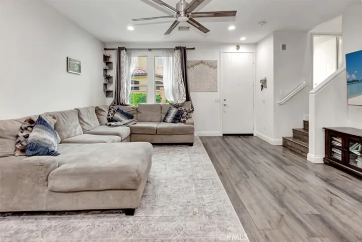 12 Savannah, Lake Forest, California 92630